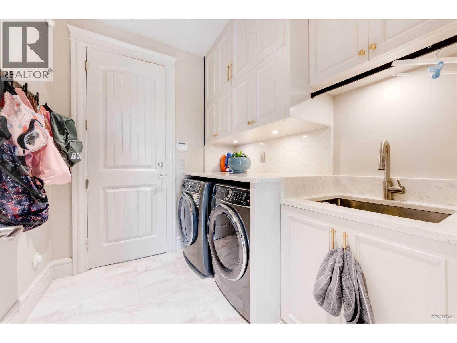 8520 Elsmore Road, Richmond, British Columbia V7C 2A1 - Photo 22 - R3111241