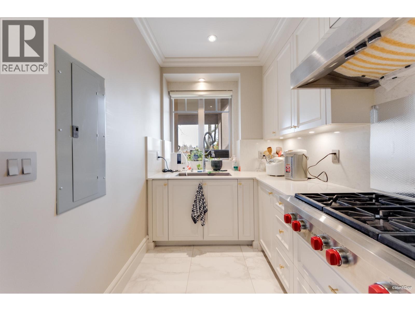 8520 Elsmore Road, Richmond, British Columbia V7C 2A1 - Photo 18 - R3111241