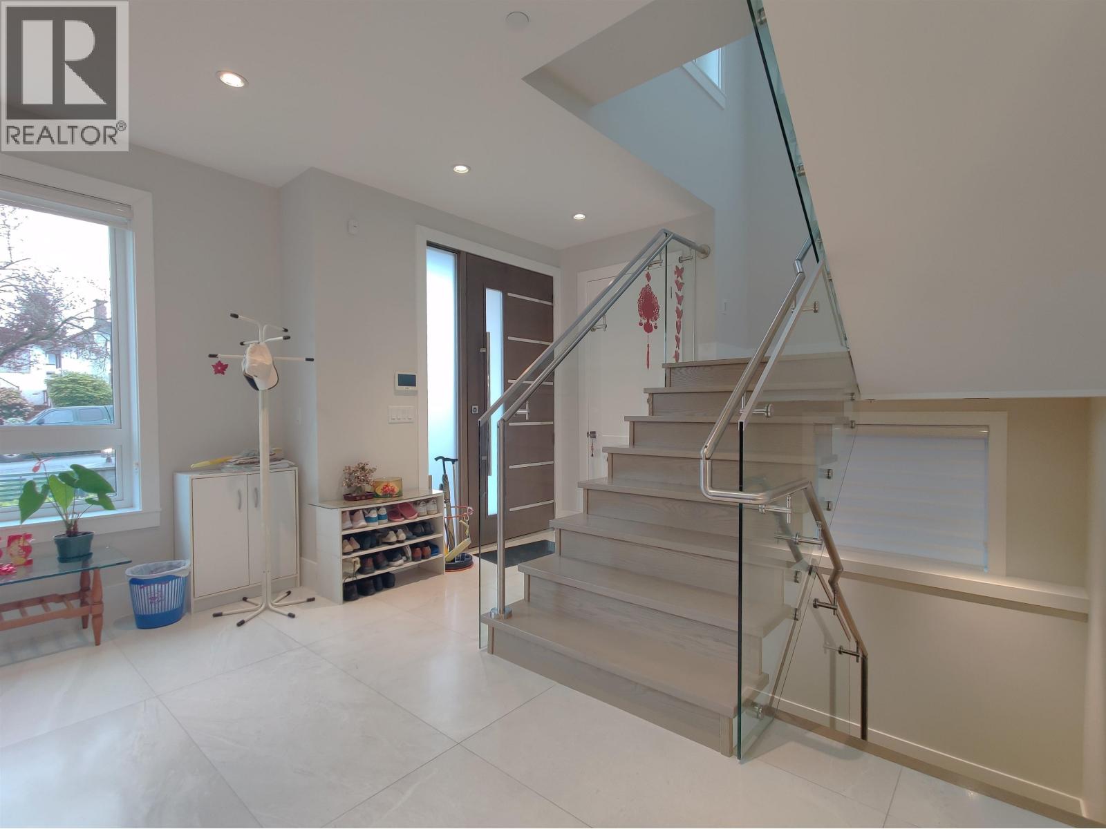 2177 E 40th Avenue, Vancouver, British Columbia V5P 1J4 - Photo 2 - R3110502