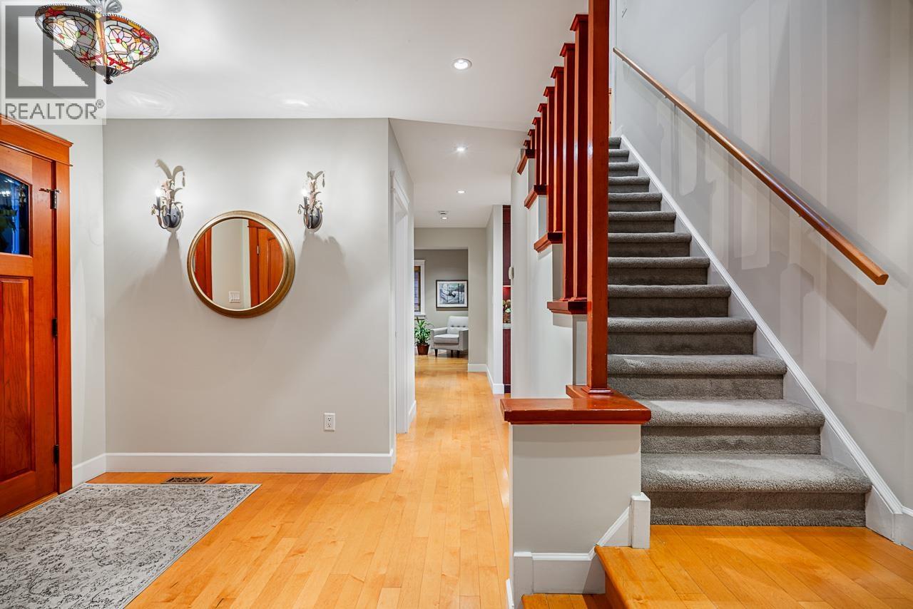 2374 Nelson Avenue, West Vancouver, British Columbia V7V 2R2 - Photo 3 - R3111861