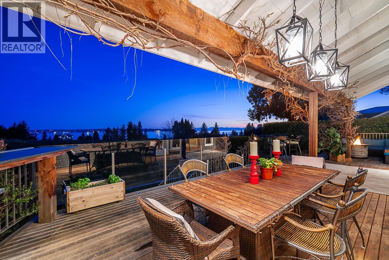 2374 Nelson Avenue, West Vancouver, British Columbia V7V 2R2 - Photo 31 - R3111861