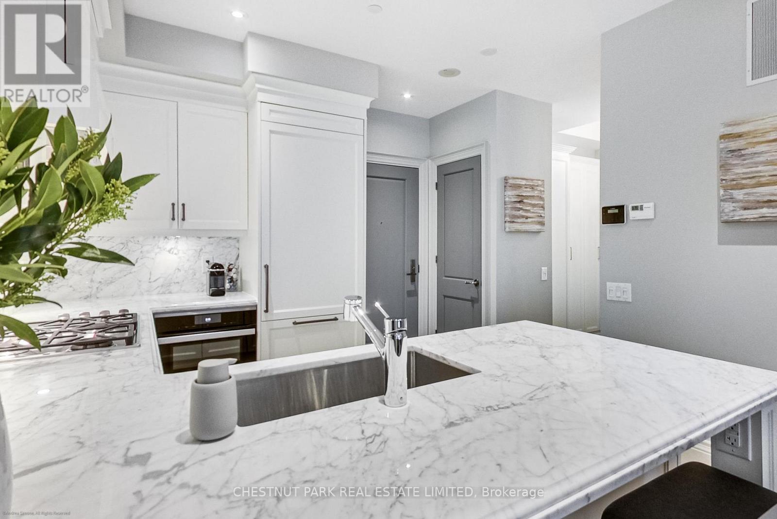 205 - 181 Davenport Road, Toronto, Ontario  M5R 1J1 - Photo 14 - C13003370