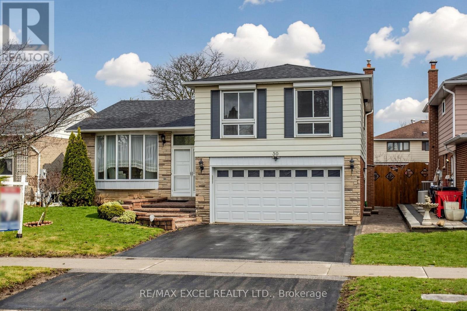 30 Wakefield Crescent, Toronto, Ontario  M1W 2C2 - Photo 2 - E13003334