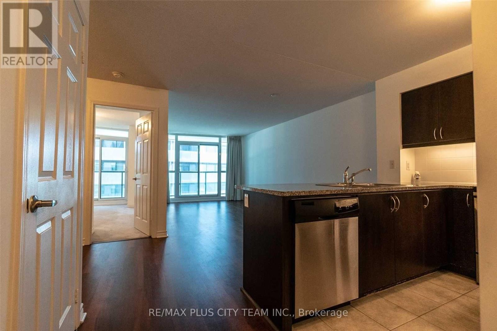 1008 - 19 Grand Trunk Crescent, Toronto, Ontario  M5J 3A3 - Photo 3 - C13003270