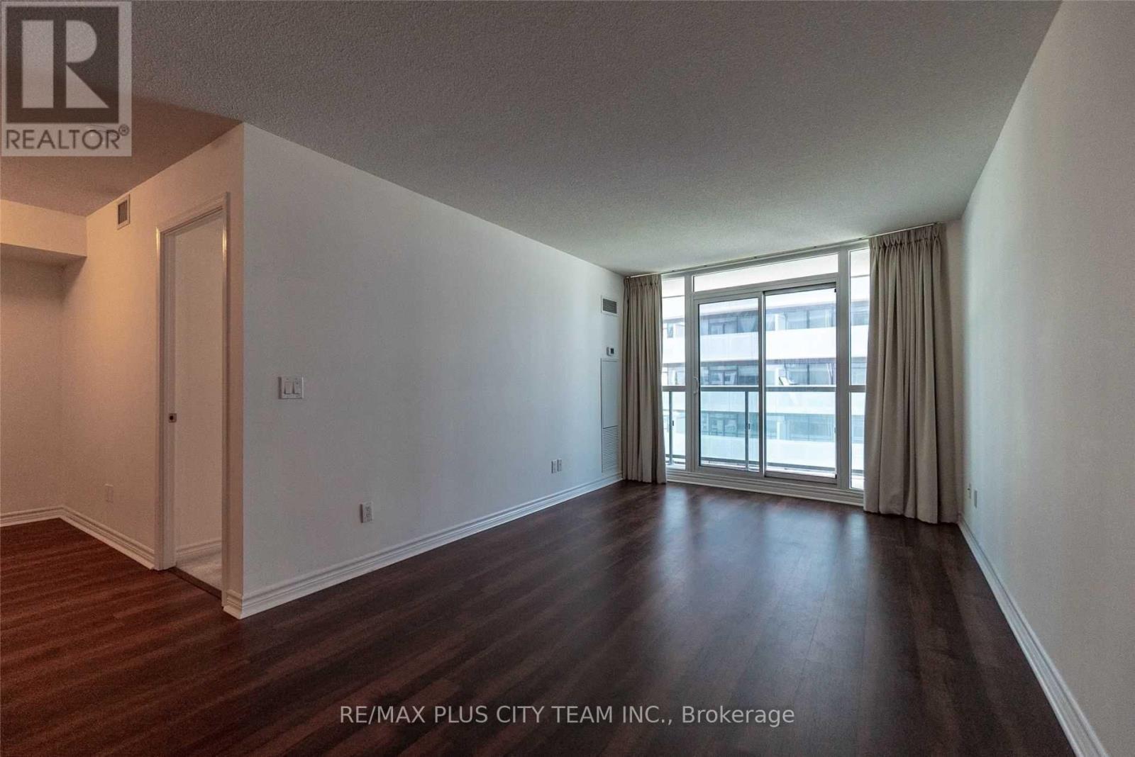 1008 - 19 Grand Trunk Crescent, Toronto, Ontario  M5J 3A3 - Photo 4 - C13003270