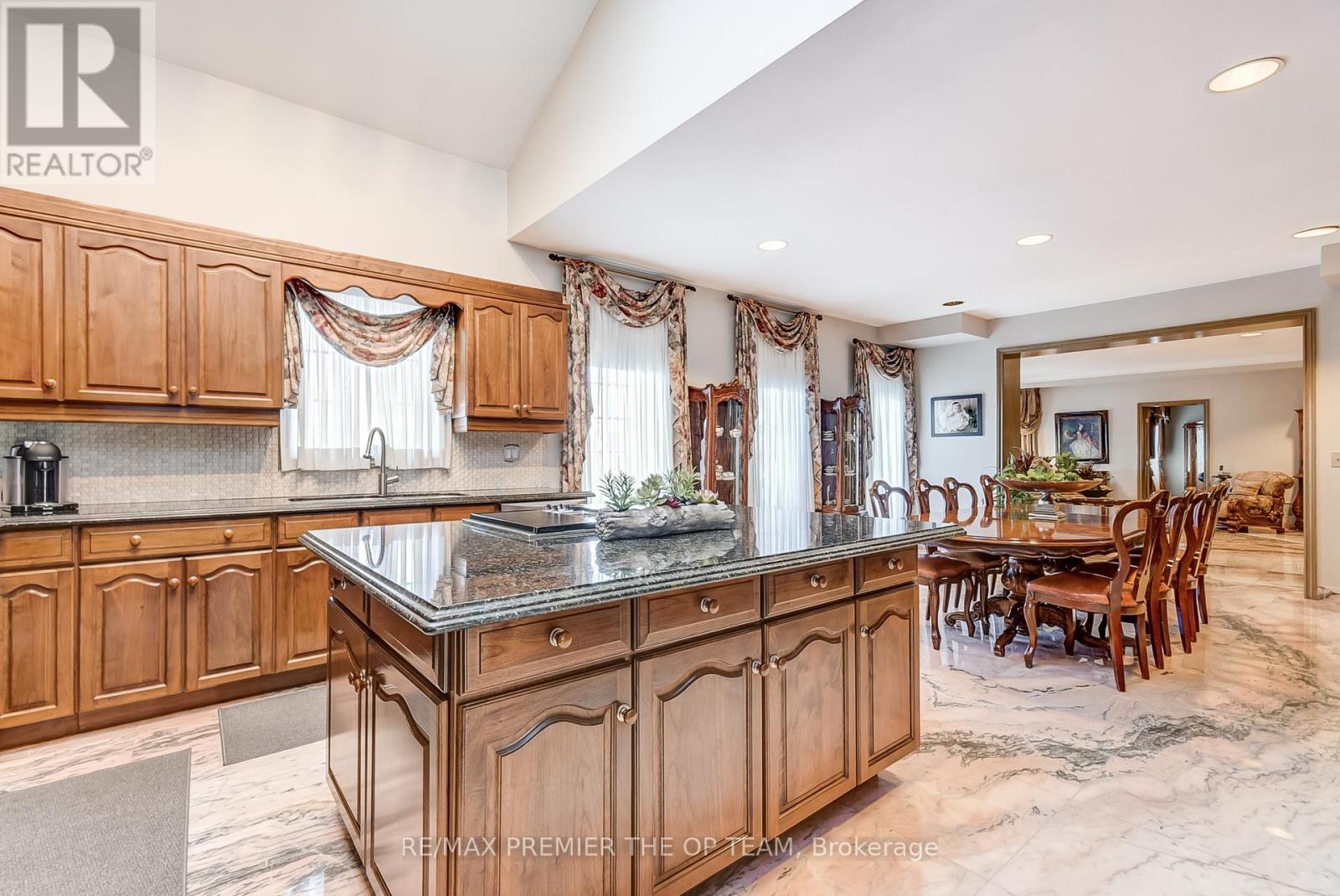 118 Cowan Drive, Vaughan, Ontario  L4L 3E9 - Photo 11 - N12990568