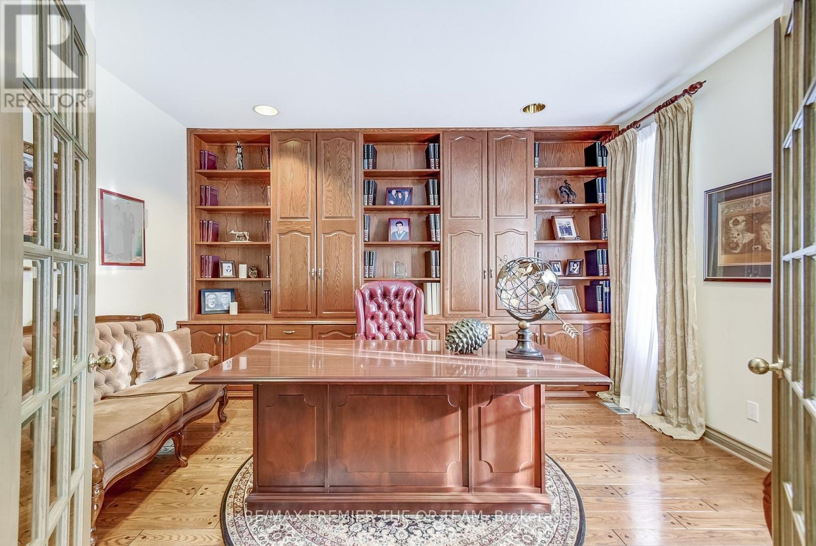 118 Cowan Drive, Vaughan, Ontario  L4L 3E9 - Photo 6 - N12990568