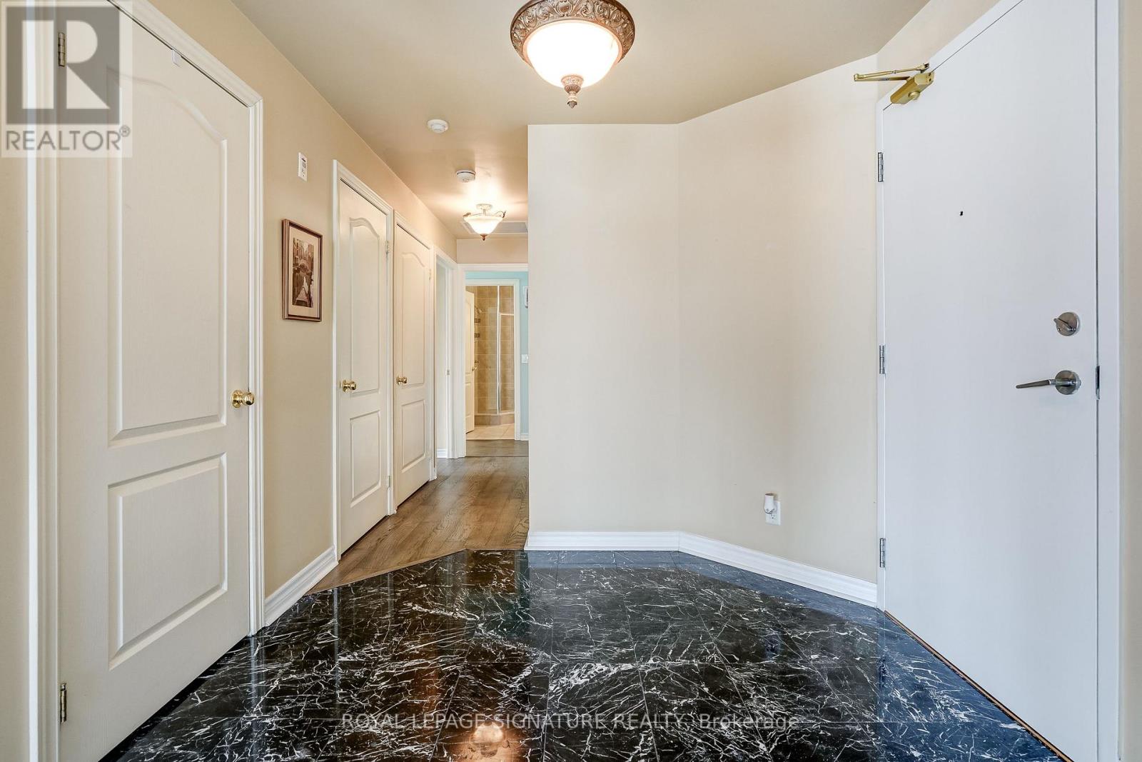 301 - 483 Faith Drive, Mississauga, Ontario  L5R 0A1 - Photo 11 - W12940290