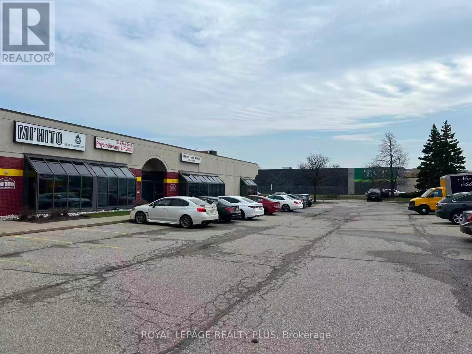 42 - 3065 Ridgeway Drive, Mississauga, Ontario  L5L 5M6 - Photo 2 - W12795136