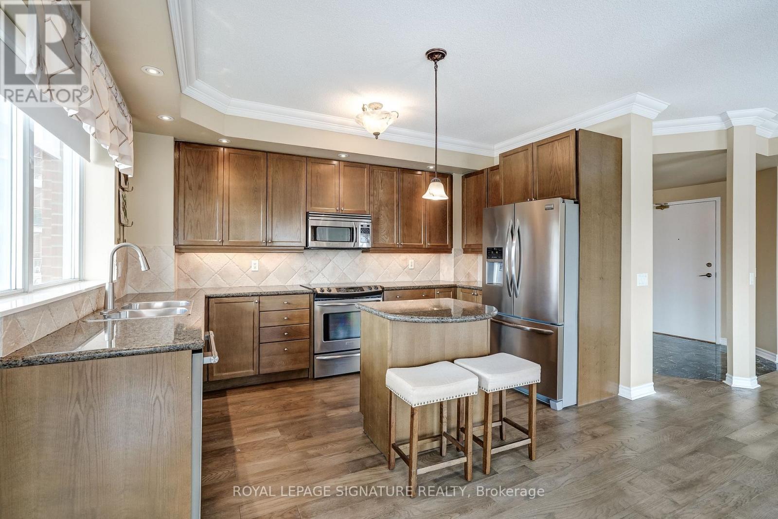 301 - 483 Faith Drive, Mississauga, Ontario  L5R 0A1 - Photo 17 - W12940290