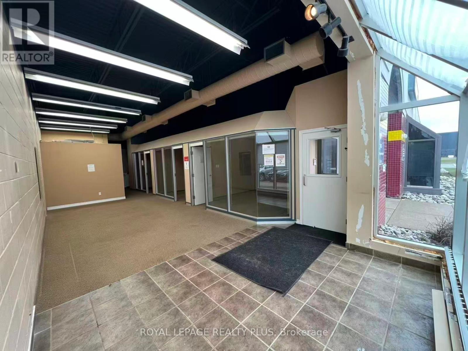 42 - 3065 Ridgeway Drive, Mississauga, Ontario  L5L 5M6 - Photo 8 - W12795136