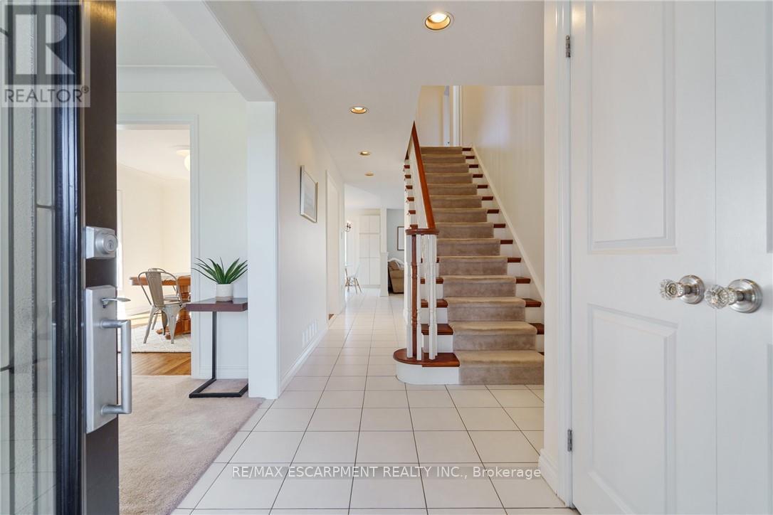 43 Glenayr Street, Hamilton, Ontario  L9C 7J2 - Photo 3 - X12811936