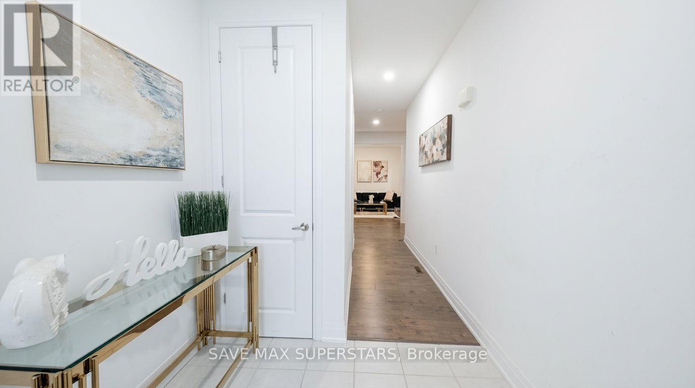 20 Paddington Grove, Barrie, Ontario  L9J 0J3 - Photo 3 - S13003304