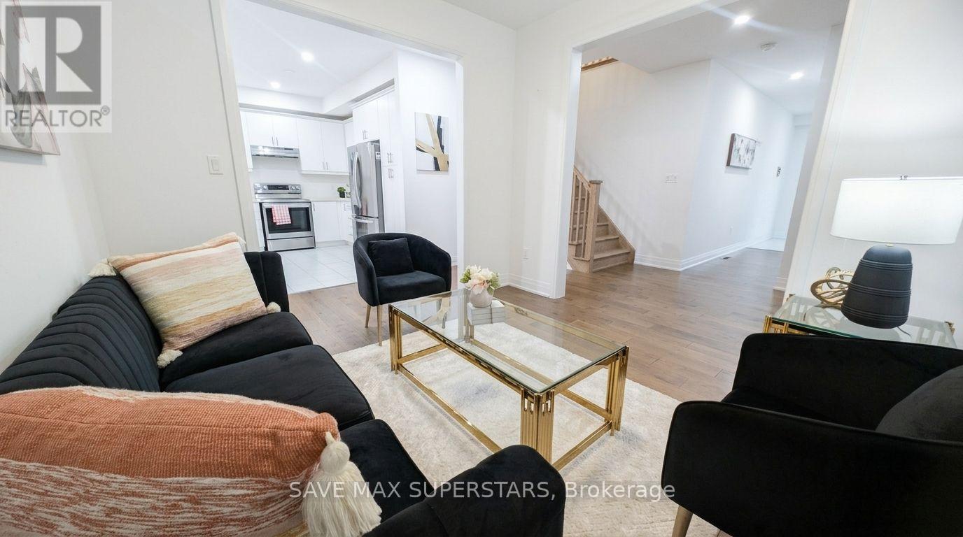 20 Paddington Grove, Barrie, Ontario  L9J 0J3 - Photo 5 - S13003304