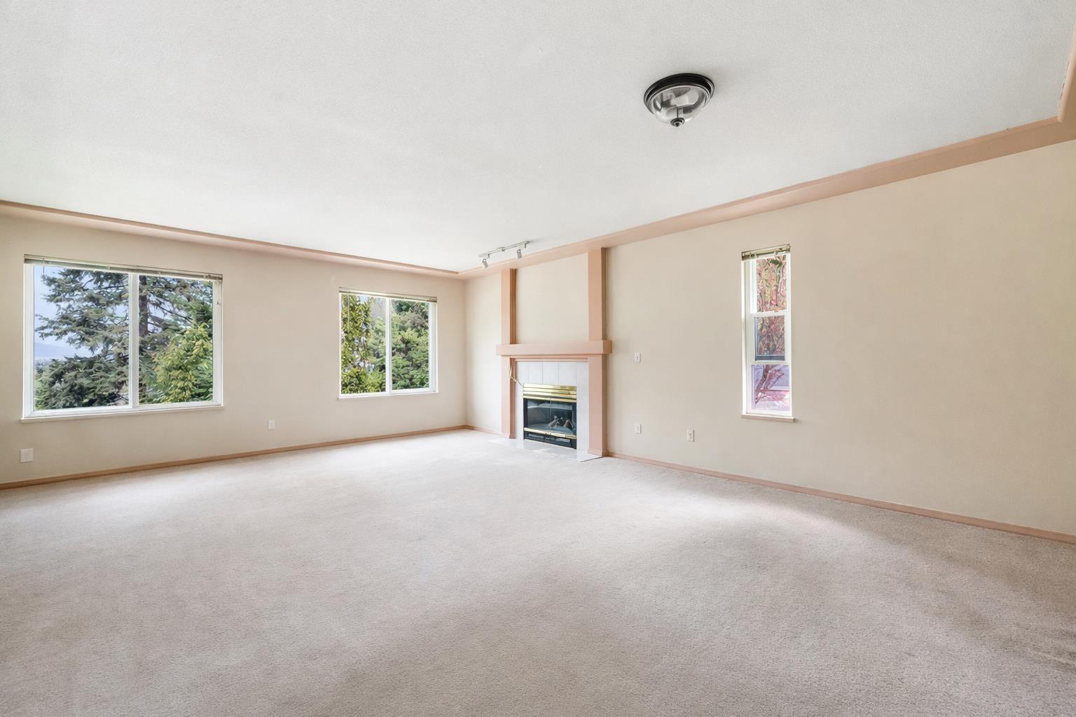 15488 27a Avenue, Surrey, British Columbia  V4P 1E9 - Photo 3 - R3111886