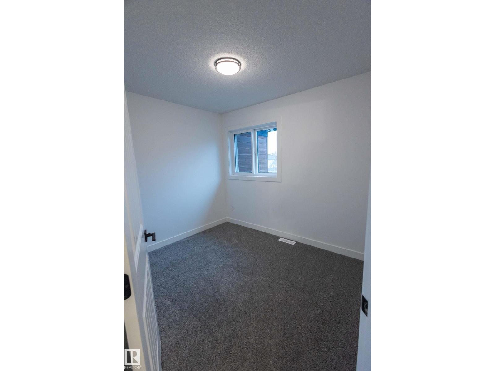 9632 #1 And 9632 #2 110 Ave Nw, Edmonton, Alberta  T5H 1H5 - Photo 11 - E4482417