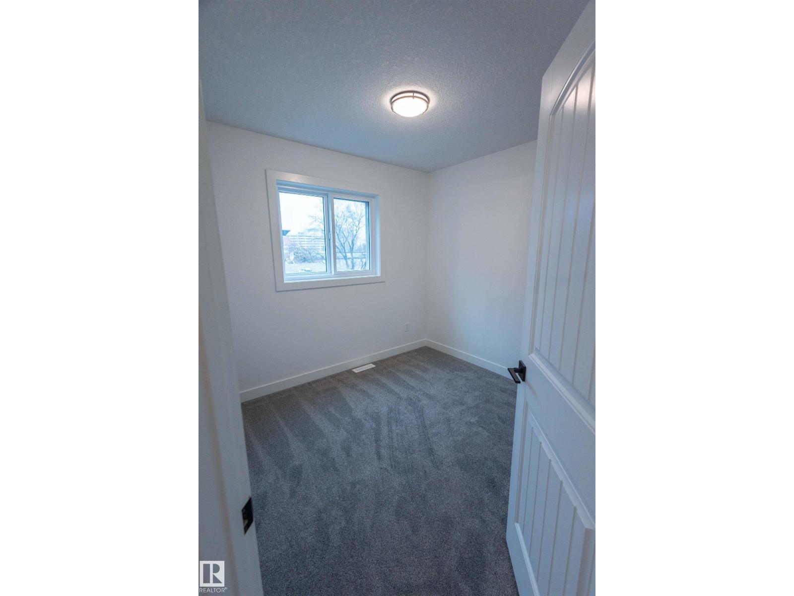 9632 #1 And 9632 #2 110 Ave Nw, Edmonton, Alberta  T5H 1H5 - Photo 12 - E4482417