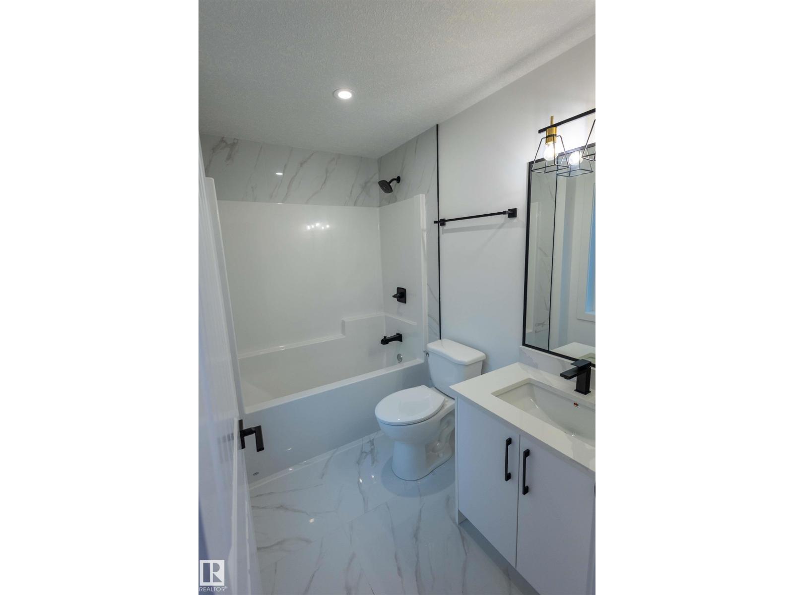 9632 #1 And 9632 #2 110 Ave Nw, Edmonton, Alberta  T5H 1H5 - Photo 16 - E4482417