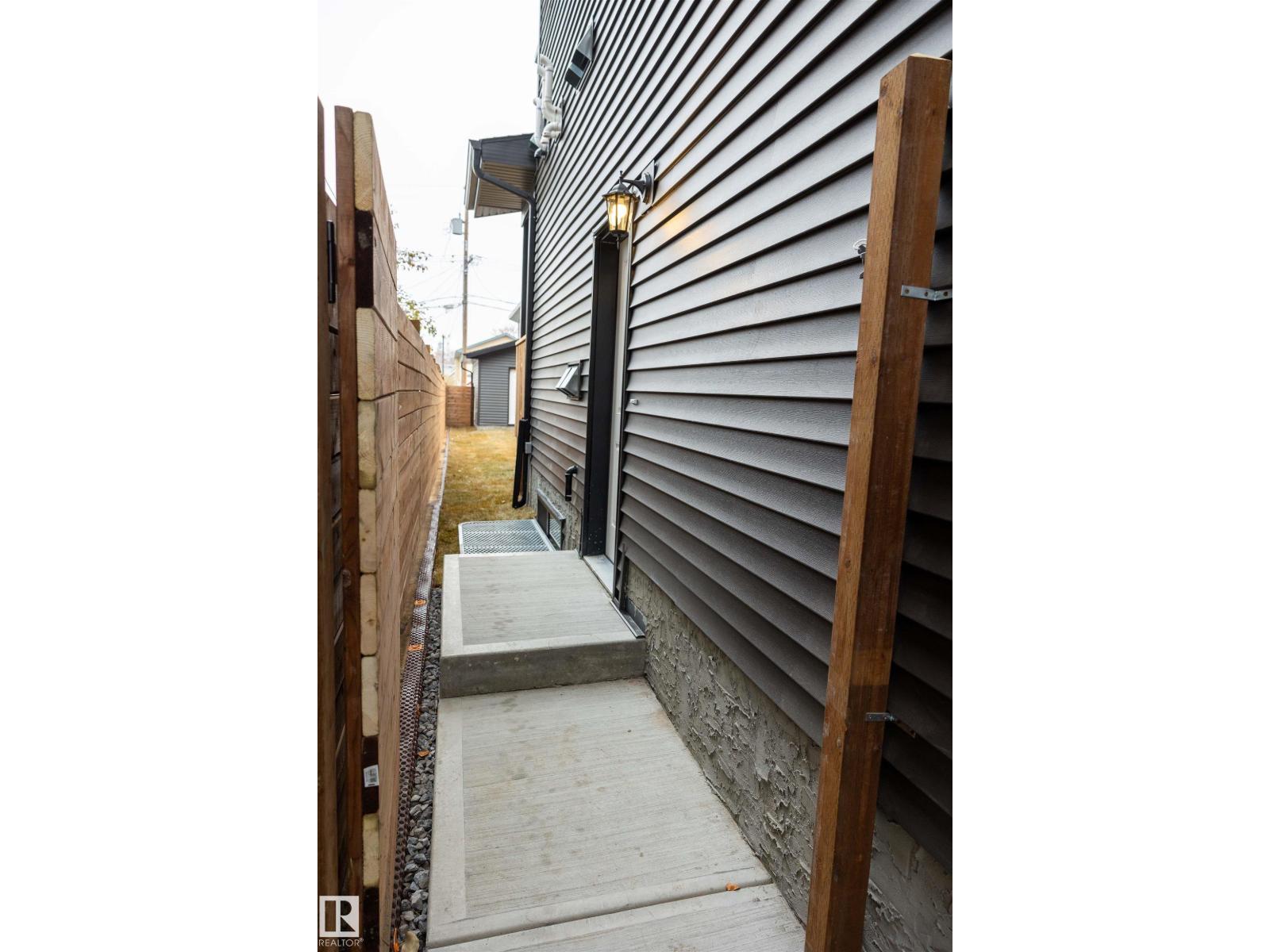 9632 #1 And 9632 #2 110 Ave Nw, Edmonton, Alberta  T5H 1H5 - Photo 19 - E4482417