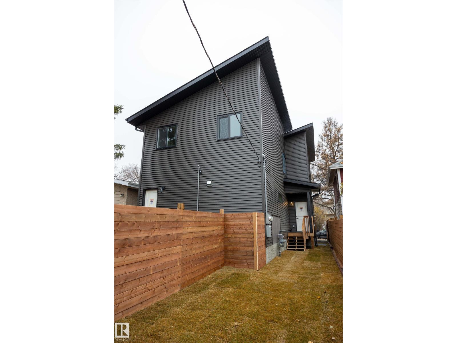 9632 #1 And 9632 #2 110 Ave Nw, Edmonton, Alberta  T5H 1H5 - Photo 21 - E4482417