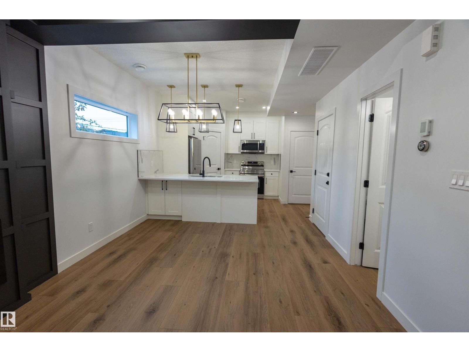 9632 #1 And 9632 #2 110 Ave Nw, Edmonton, Alberta  T5H 1H5 - Photo 24 - E4482417