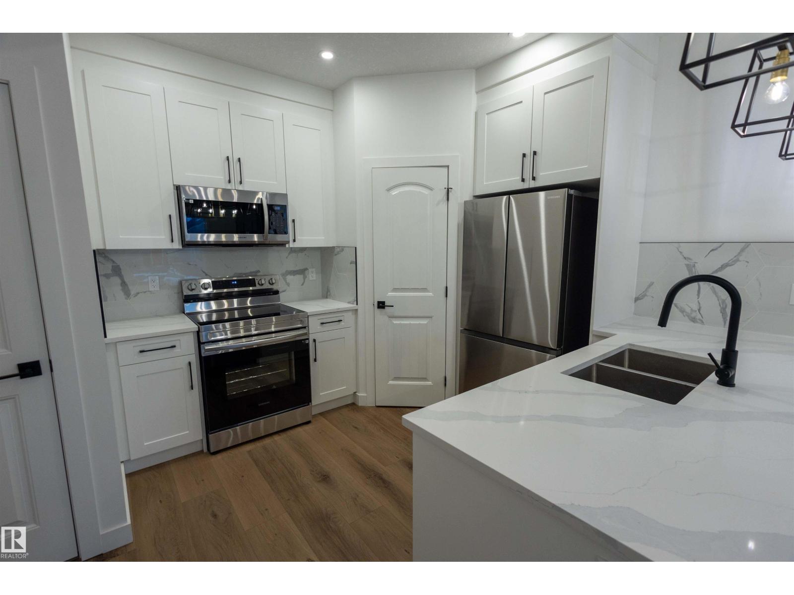 9632 #1 And 9632 #2 110 Ave Nw, Edmonton, Alberta  T5H 1H5 - Photo 7 - E4482417