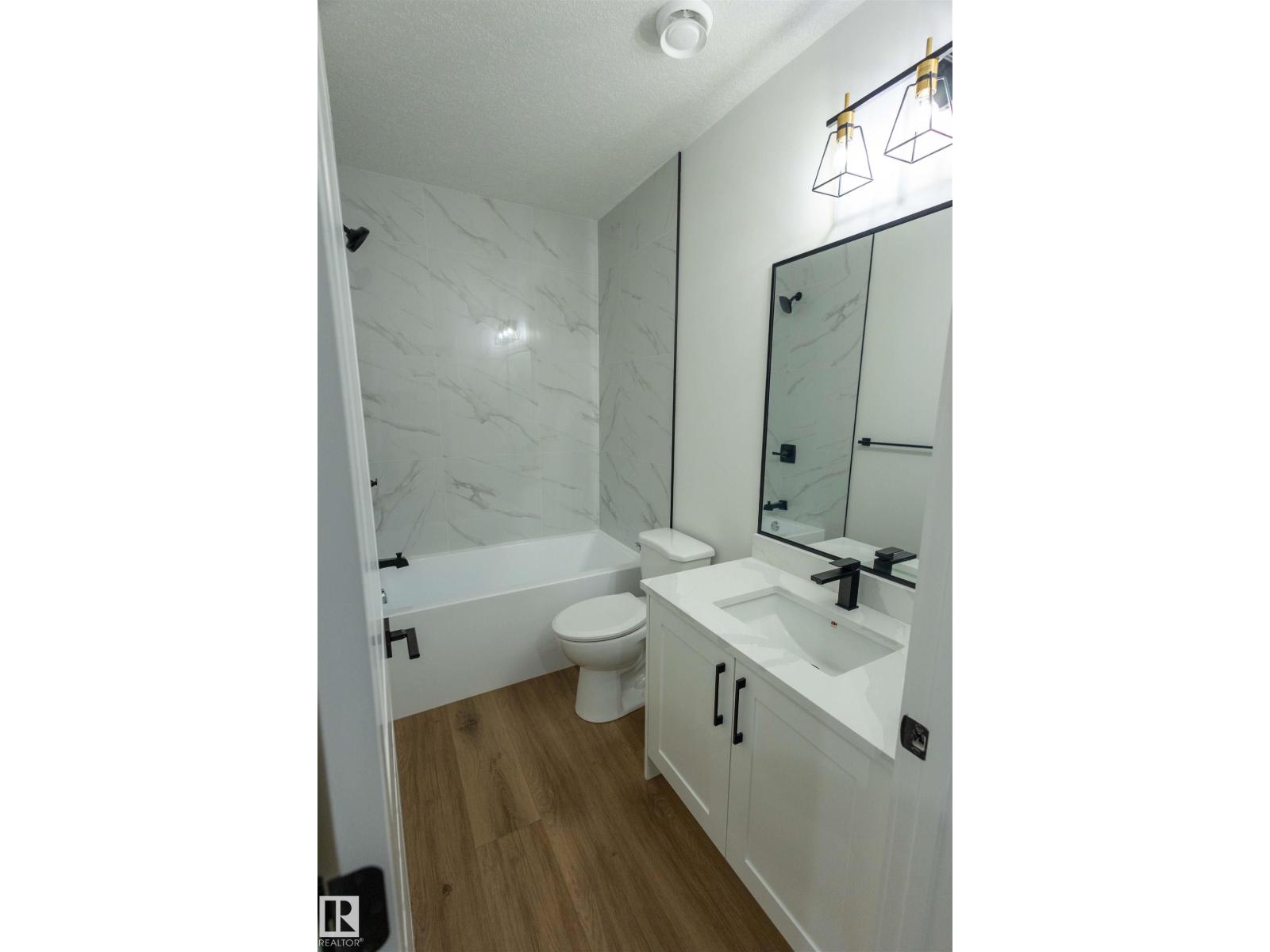 9632 #1 And 9632 #2 110 Ave Nw, Edmonton, Alberta  T5H 1H5 - Photo 9 - E4482417