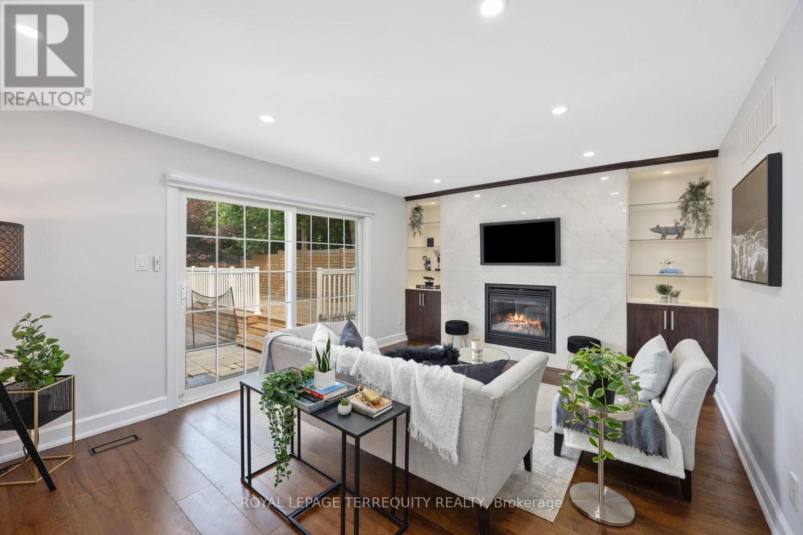 2059 Shawanaga Trail, Mississauga, Ontario L5H 3Z3 - Photo 2 - W13003290