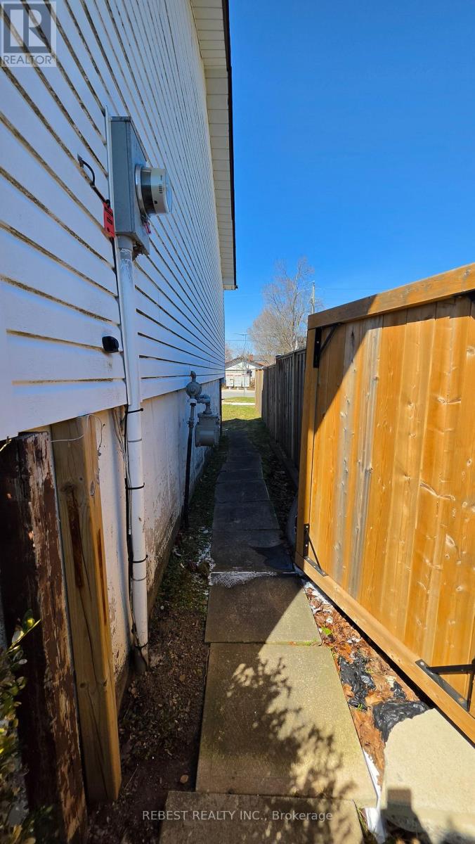 98 Cobblehill Road, Halton Hills, Ontario  L7J 1P3 - Photo 49 - W13003330