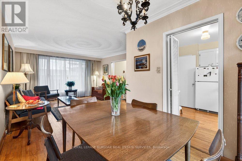 387 Walton Street, Oakville, Ontario  L6K 1R7 - Photo 14 - W13003332