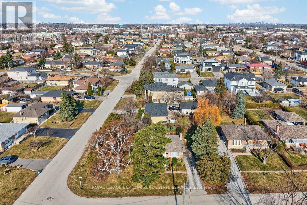 387 Walton Street, Oakville, Ontario  L6K 1R7 - Photo 37 - W13003332