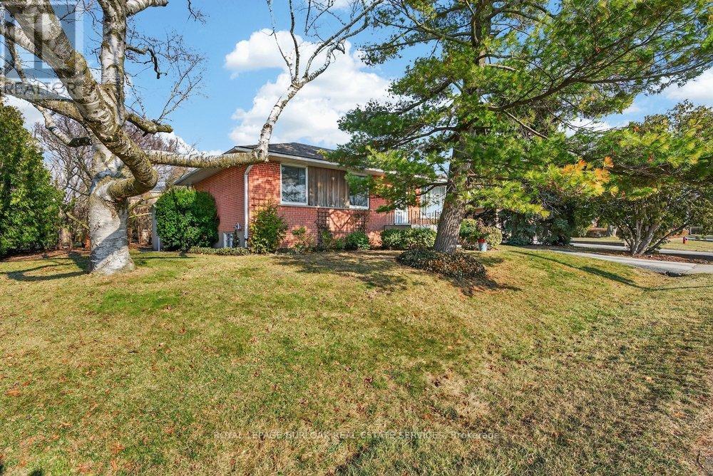 387 Walton Street, Oakville, Ontario  L6K 1R7 - Photo 4 - W13003332