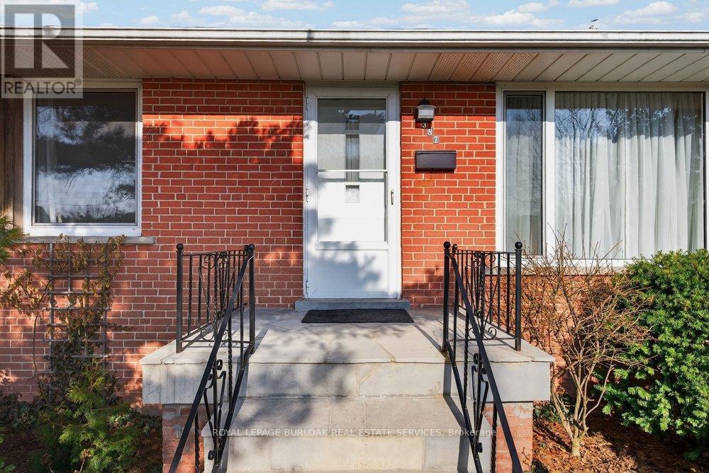 387 Walton Street, Oakville, Ontario  L6K 1R7 - Photo 6 - W13003332