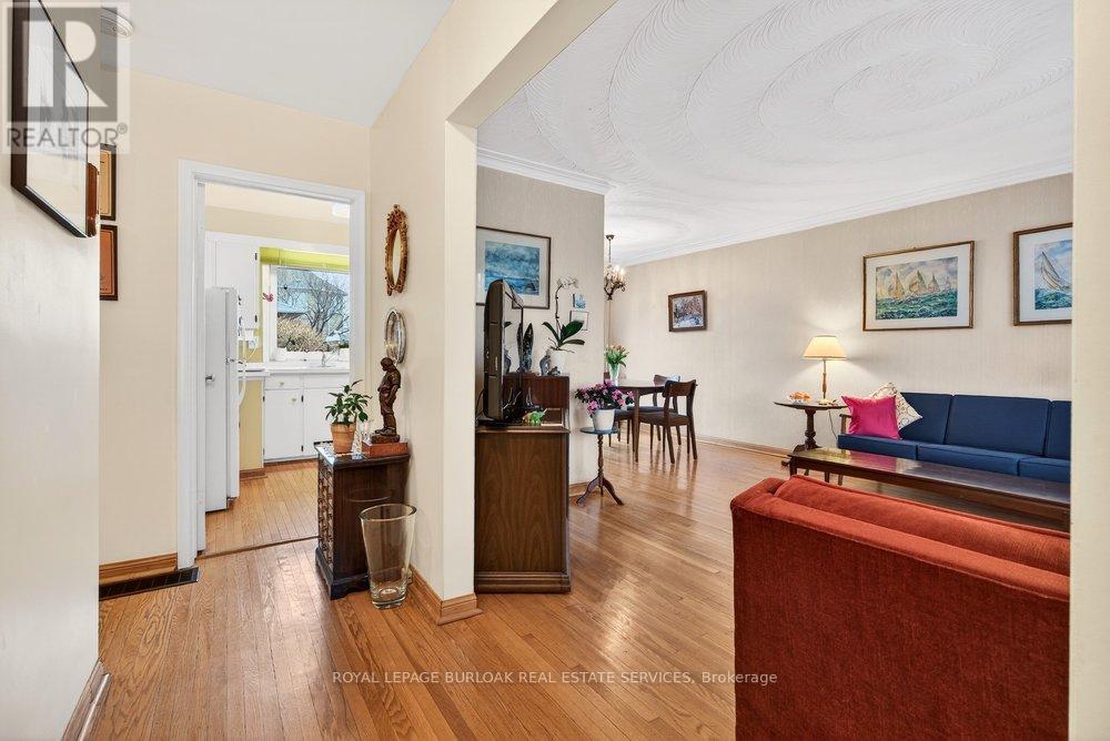 387 Walton Street, Oakville, Ontario  L6K 1R7 - Photo 8 - W13003332