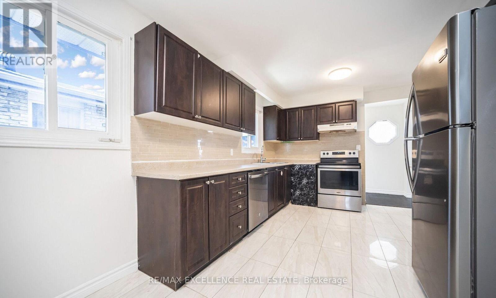 44 Fallway Road, Brampton, Ontario  L6V 3H2 - Photo 3 - W13003342