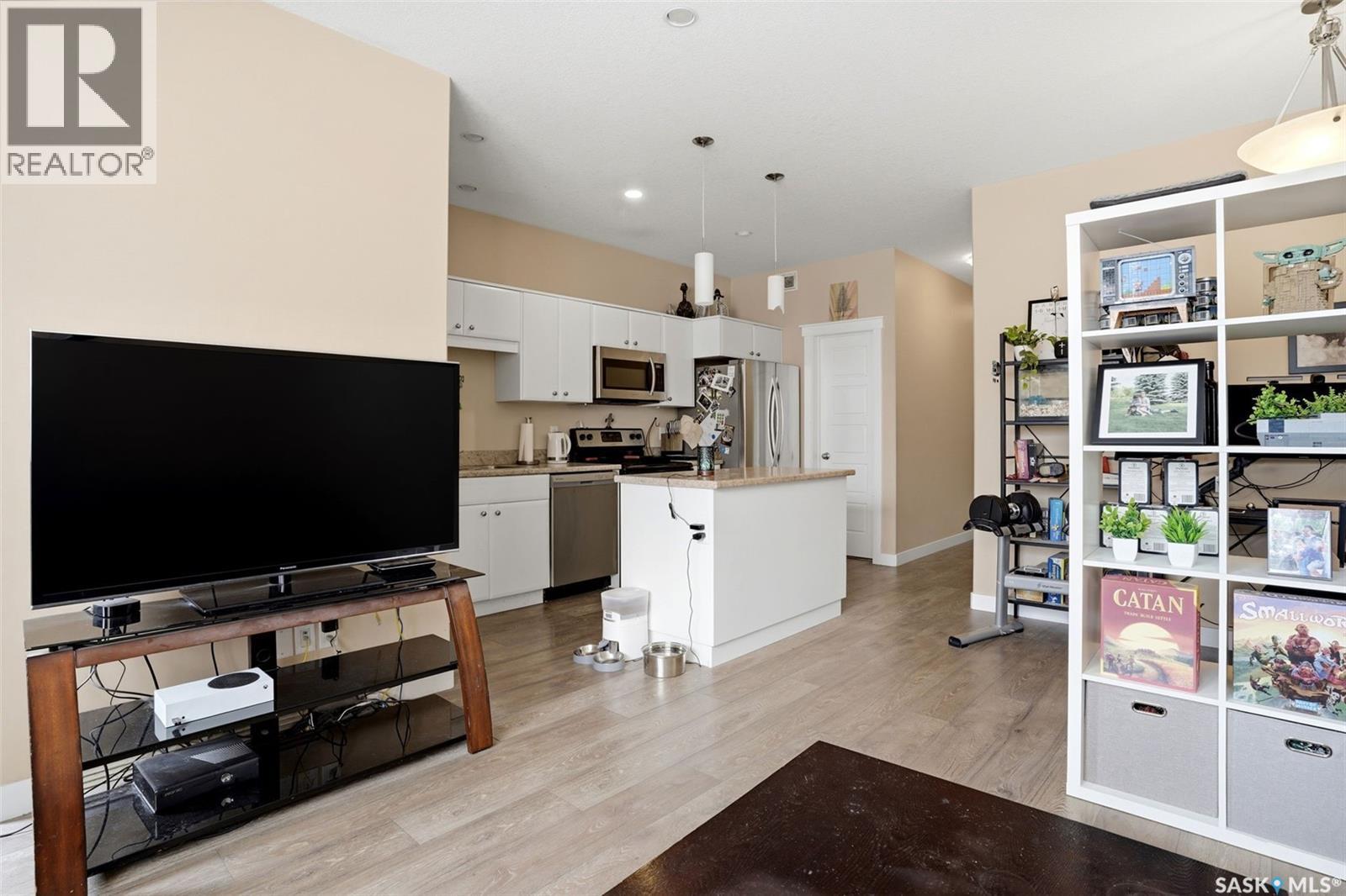 2542 Mcdonald Street, Regina, Saskatchewan  S4N 2Z5 - Photo 7 - SK033017