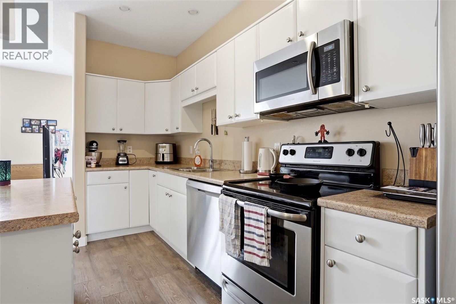 2542 Mcdonald Street, Regina, Saskatchewan  S4N 2Z5 - Photo 9 - SK033017