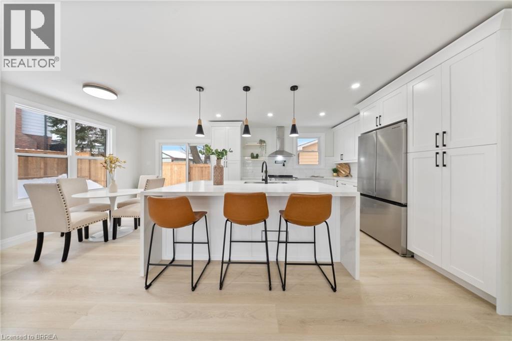 31 Hillcrest Avenue, Brantford, Ontario  N3T 5Z2 - Photo 2 - 40821187