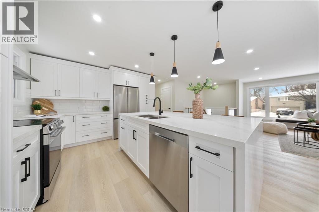 31 Hillcrest Avenue, Brantford, Ontario  N3T 5Z2 - Photo 3 - 40821187