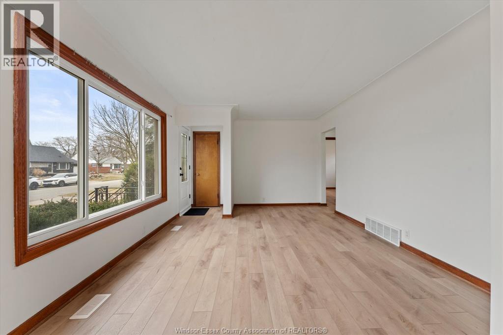 3701 Dandurand Avenue, Windsor, Ontario  N9E 2G4 - Photo 8 - 26008263