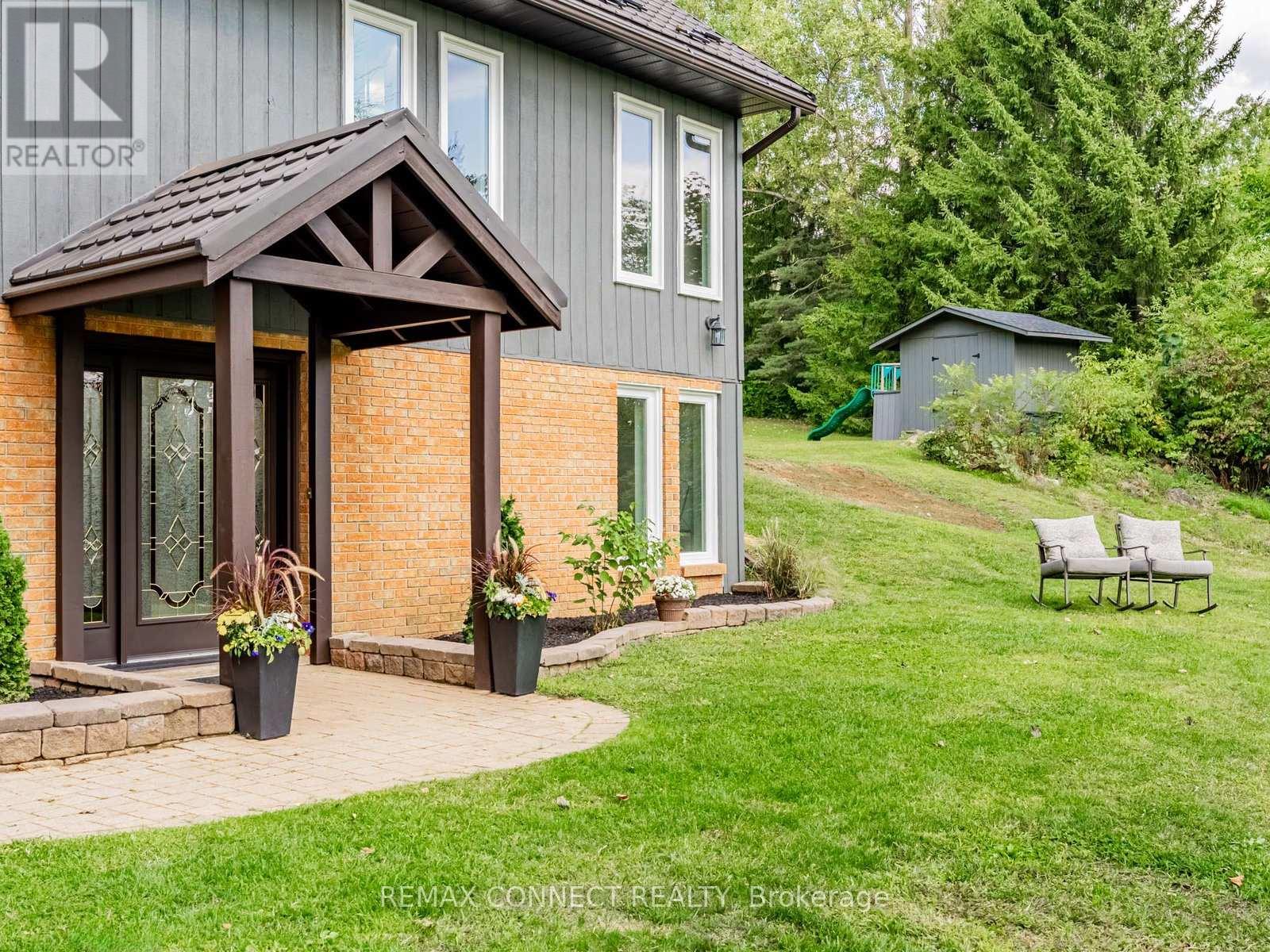 11215 Amos Drive, Milton, Ontario  L0P 1B0 - Photo 4 - W12782348