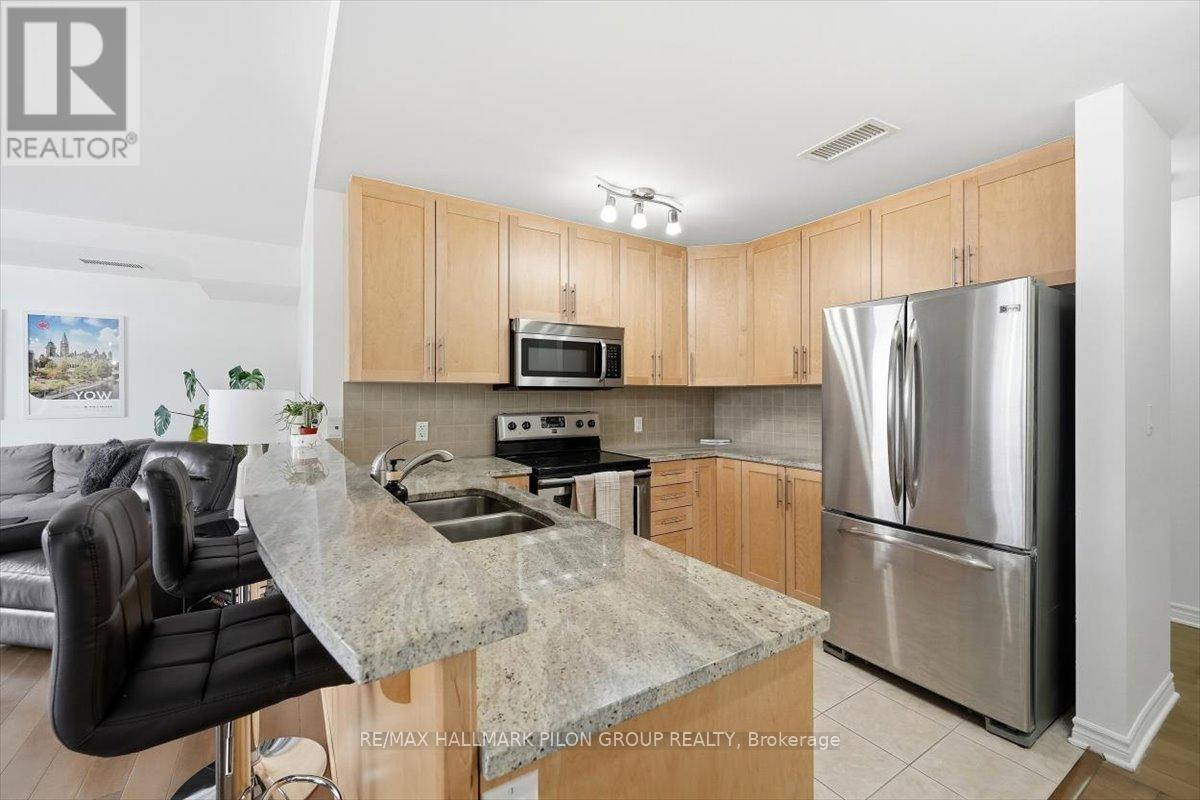 4 - 50 Prestige Circle, Ottawa, Ontario  K4A 0W9 - Photo 2 - X12716766