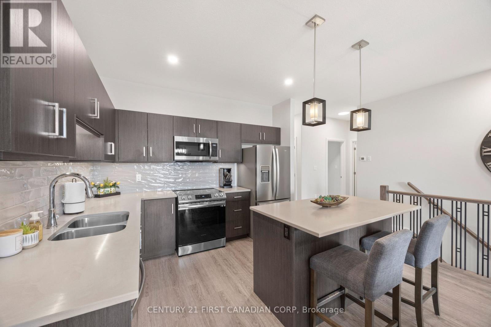 100 Rowe Avenue, South Huron, Ontario  N0M 1S1 - Photo 13 - X13003402