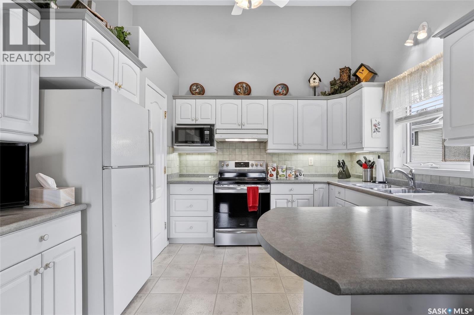 110 810 Mendel Crescent, Saskatoon, Saskatchewan  S7J 5K5 - Photo 10 - SK032960