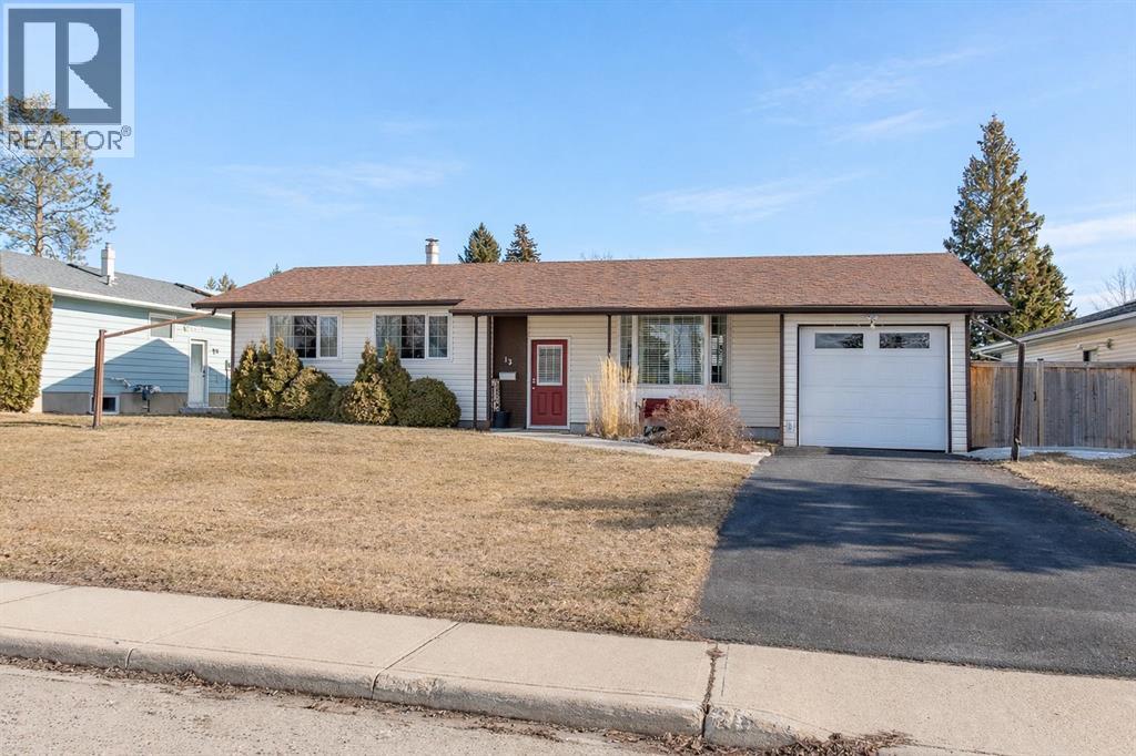 13 Scott Street, Red Deer, Alberta  T4N 0E3 - Photo 2 - A2299301