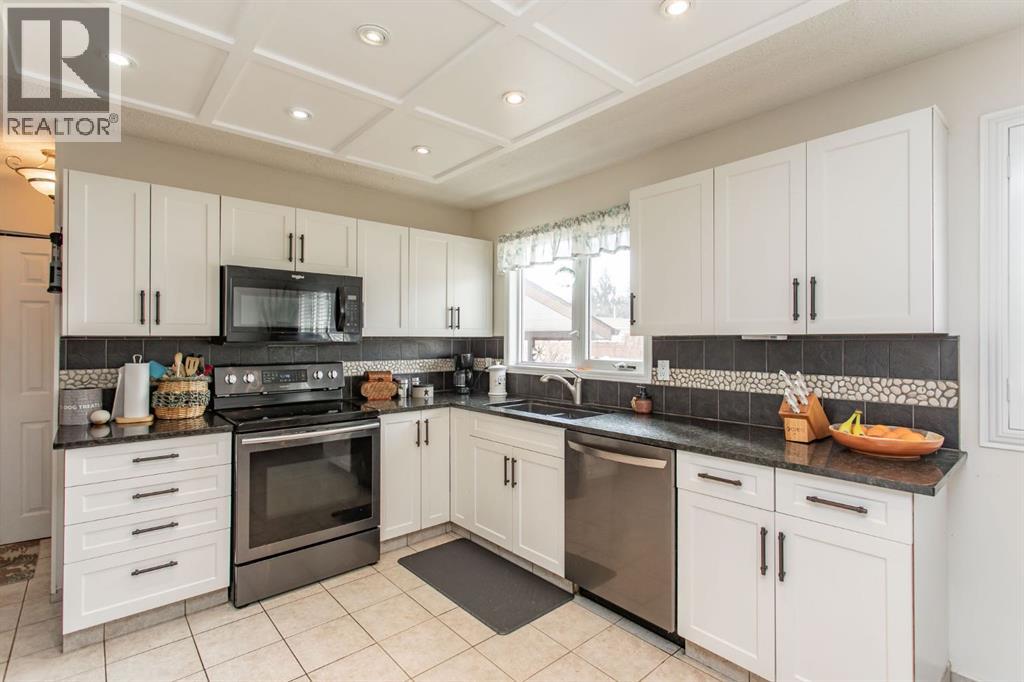 13 Scott Street, Red Deer, Alberta  T4N 0E3 - Photo 11 - A2299301