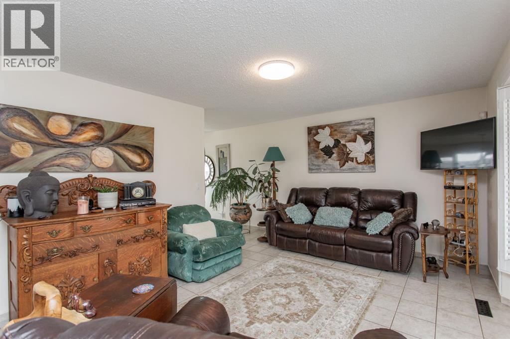 13 Scott Street, Red Deer, Alberta  T4N 0E3 - Photo 5 - A2299301