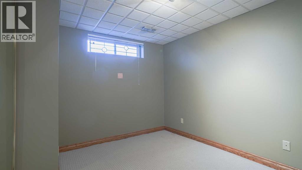 42 Woodmeadow Close SW, Calgary, Alberta  T2W 4L8 - Photo 29 - A2301210