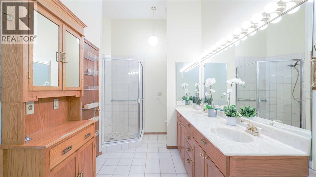 42 Woodmeadow Close SW, Calgary, Alberta  T2W 4L8 - Photo 19 - A2301210