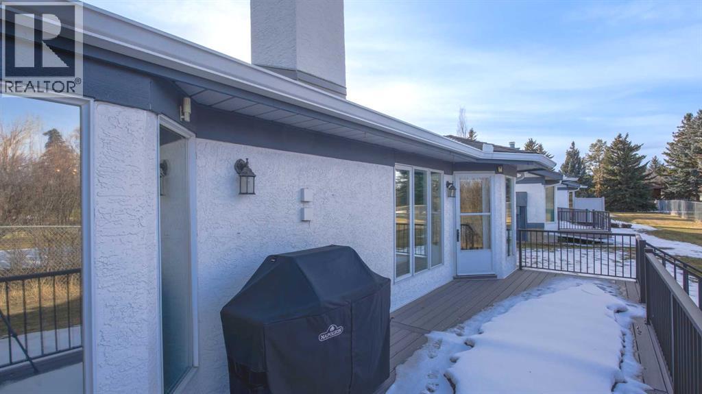 42 Woodmeadow Close SW, Calgary, Alberta  T2W 4L8 - Photo 5 - A2301210